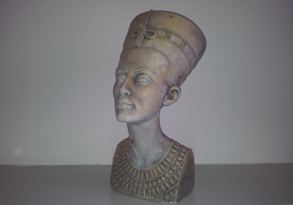Néfertiti, grande femme royale d’Amenothep IV